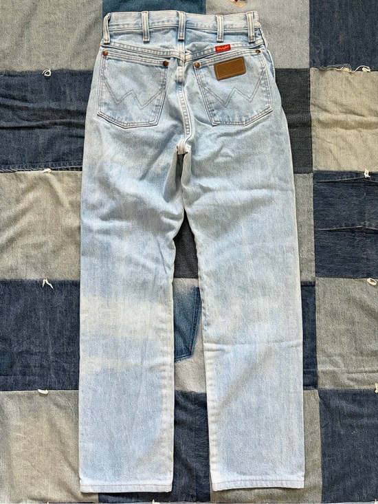 Wrangler Denim - Wrangler 90s vintage jeans made in USA light wash faded denim 26x29
